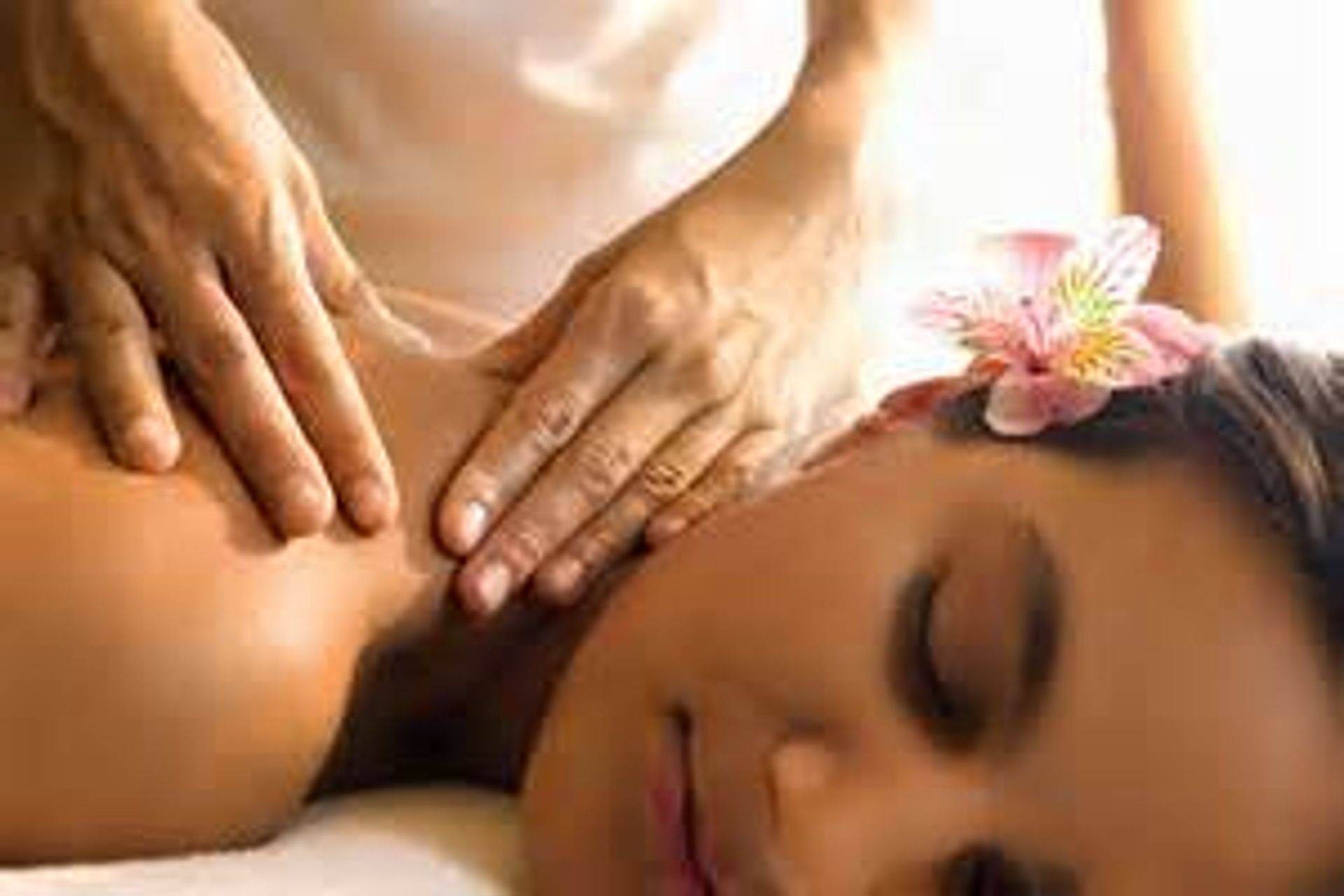 Massage therapist. Тайский массаж шейно-воротниковой. Шейно-воротниковая зона тайский массаж. Массаж ШВЗ тайский. Классический массаж.